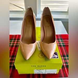 Preloved Ted Baker Patent Pumps in Nude-Pink size 39.5